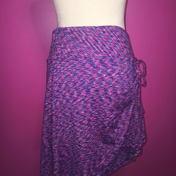 The North Face Ladies Pink/Purple Space Dye Wrap Skirt (Size Small) - Picture 5 of 11